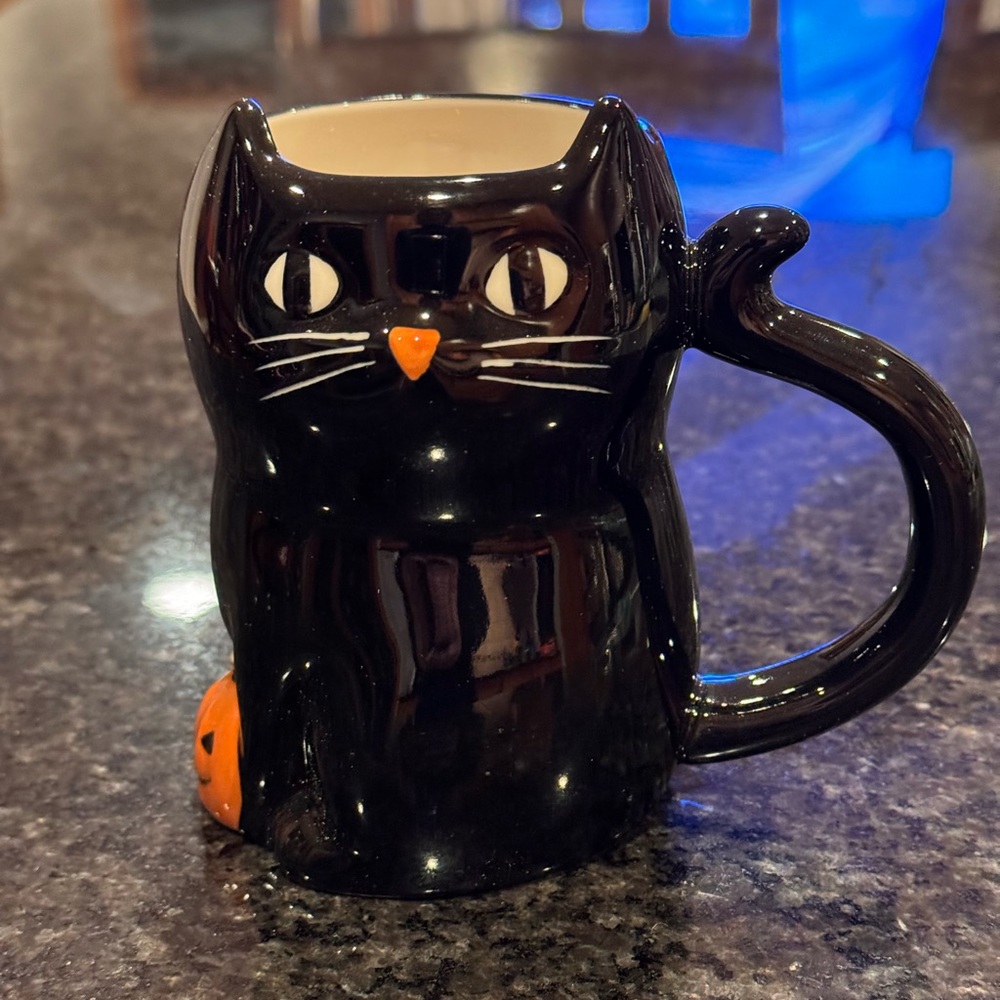 New Hyde & Eek Black Cat Mug